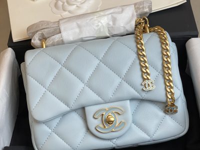 The classic flap bag-46