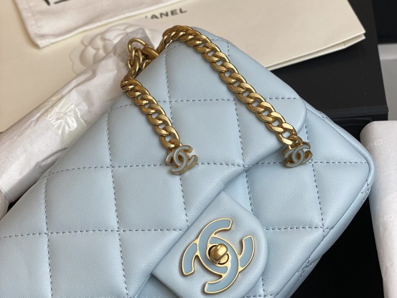 The classic flap bag-46
