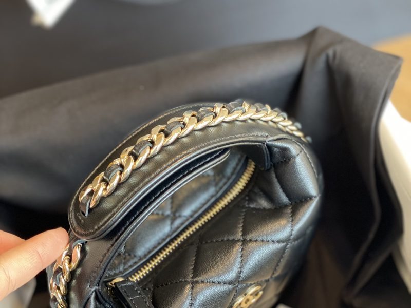 Hula hoop Crescent bag-45