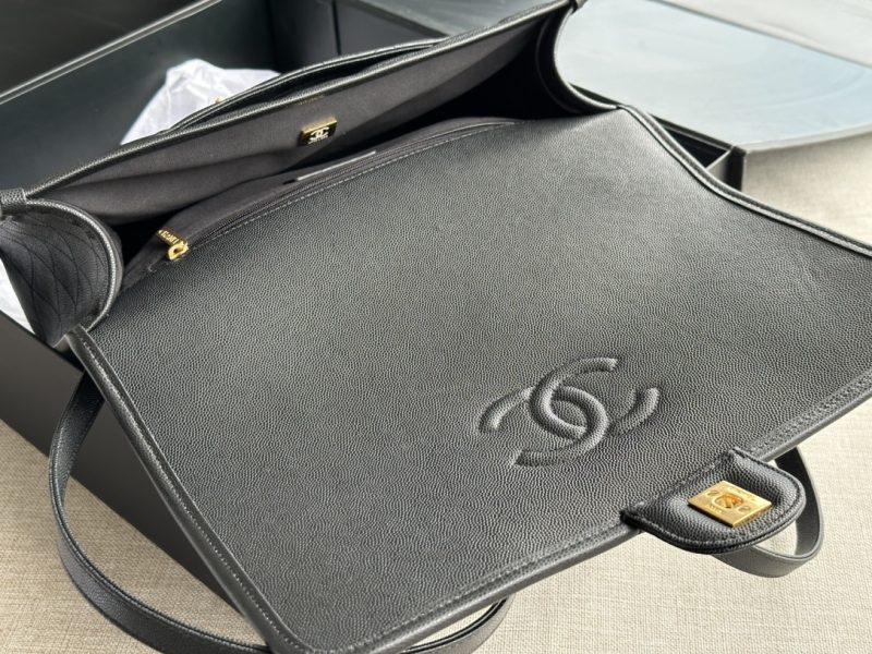 The hottest messenger bag of 2022-49