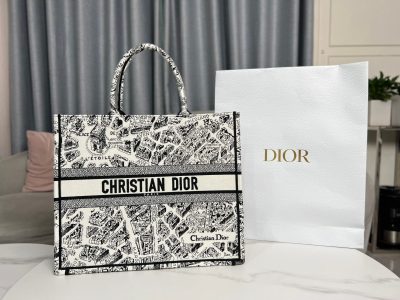 Patterned embroidered handbag-8001