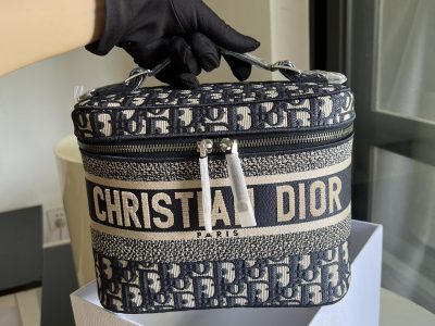 Dior Makeup Bag -m0567