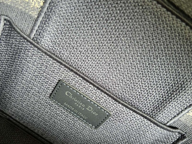 Dior Makeup Bag -m0567