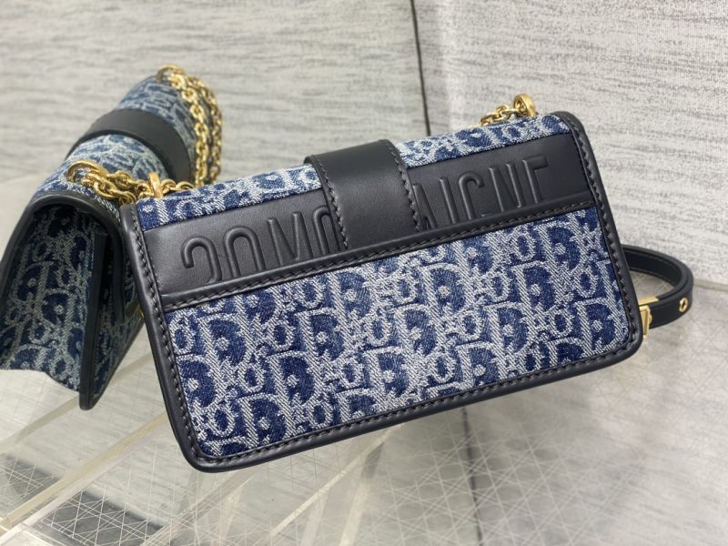 Montaigne trumpet-3349